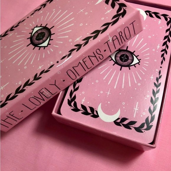 The Lovely Omens Tarot - Picture 3 of 7